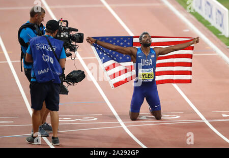 Die USA Noah Lyles feiert Gold in der Männer 200 m-Finale bei Tag fünf der IAAF Weltmeisterschaften am Khalifa International Stadium, Doha, Katar. Stockfoto