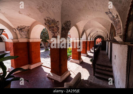 Das Kloster von Santa Catalina de Siena (1579), Arequipa, Peru, Südamerika. Stockfoto