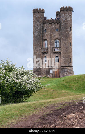 Broadway Tower ist ein Wahnsinn am Broadway Hill, in der Nähe der großen Dorf Broadway, in der englischen Grafschaft Worcestershire, Cotswolds, UK-Beacon Tower Stockfoto