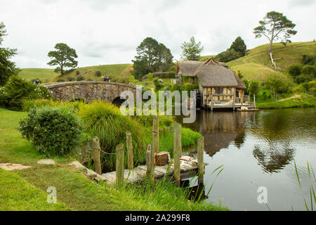 2017, Mai 2., Hobbiton movie in Matamata, Neuseeland - Green Dragon Inn eingestellt Stockfoto