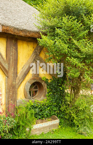 2017, Mai 2., Hobbiton movie in Matamata, Neuseeland - Green Dragon Inn eingestellt Stockfoto