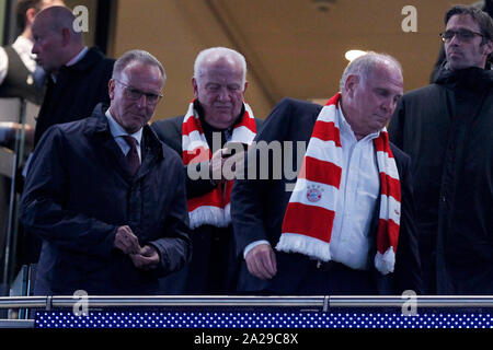 London, Großbritannien. 01 Okt, 2019. (L - R) FC Bayern München Vorsitzender Karl-Heinz Rummenigge und der FC Bayern München Präsident Uli Hoeneß während der UEFA Champions League Match zwischen den Tottenham Hotspur und dem FC Bayern München an der Tottenham Hotspur Stadion, London, England am 1. Oktober 2019. Foto von Carlton Myrie. Nur die redaktionelle Nutzung, eine Lizenz für die gewerbliche Nutzung erforderlich. Keine Verwendung in Wetten, Spiele oder einer einzelnen Verein/Liga/player Publikationen. Credit: UK Sport Pics Ltd/Alamy leben Nachrichten Stockfoto