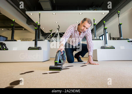 Nick Grau, Gründer von GTech, am Hauptsitz des Unternehmens in Worcester. Stockfoto