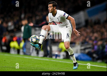 Harry Winks von Tottenham Hotspur in Aktion während der UEFA Champions League (Gruppe B) Übereinstimmung zwischen den Tottenham Hotspur und dem FC Bayern München (Endstand; Tottenham Hotspur 2:7 Bayern München) Stockfoto