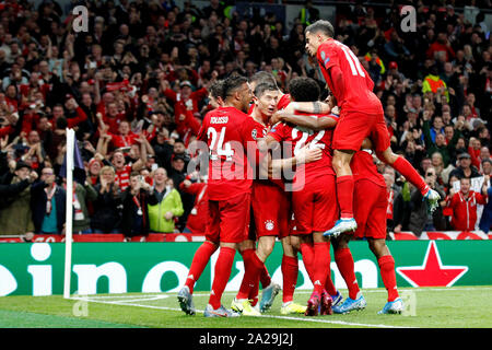 London, Großbritannien. 01 Okt, 2019. Ziel - Robert Lewandowski von Bayern München Kerben während der UEFA Champions League Match zwischen den Tottenham Hotspur und dem FC Bayern München an der Tottenham Hotspur Stadion, London, England am 1. Oktober 2019. Foto von Carlton Myrie. Nur die redaktionelle Nutzung, eine Lizenz für die gewerbliche Nutzung erforderlich. Keine Verwendung in Wetten, Spiele oder einer einzelnen Verein/Liga/player Publikationen. Credit: UK Sport Pics Ltd/Alamy leben Nachrichten Stockfoto