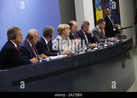 Berlin, Deutschland. 01 Okt, 2019. Bundeskanzlerin Angela Merkel bei der Pressekonferenz im Bundeskanzleramt. Das Foto zeigt den Stellvertreter. David Lipton, Direktor des IWF, der Generalsekretär der OECD, Angel Gurría, Generalsekretär der WTO, Roberto Azevêdo, ILO-Generalsekretär Guy Ryder und der Präsident der Weltbank David Malpass. (Foto von Simone Kuhlmey/Pacific Press) Quelle: Pacific Press Agency/Alamy leben Nachrichten Stockfoto