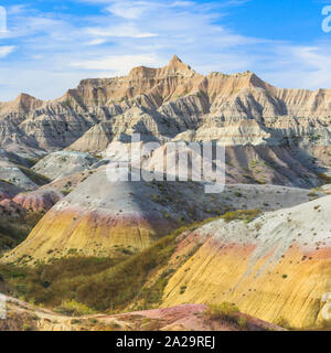 Badlands in der gelben Hügel Bereich der Badlands National Park in der Nähe der Wand, South Dakota Stockfoto