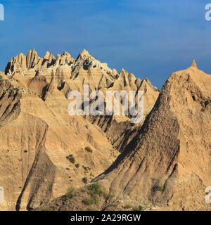 Gezackte badland Peaks in Badlands National Park in der Nähe der Wand, South Dakota Stockfoto