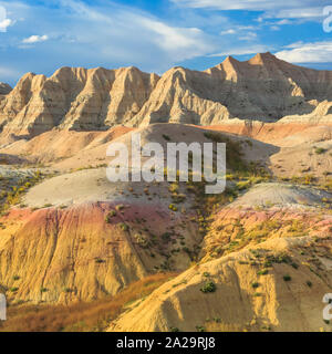 Badlands in der gelben Hügel Bereich der Badlands National Park in der Nähe der Wand, South Dakota Stockfoto