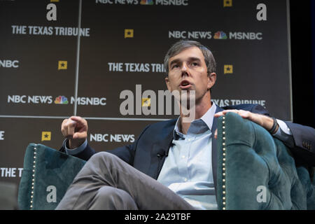 Austin, Texas, USA. 28 Sep, 2019. Demokratische Präsidentschaftskandidat Beto O'Rourke spricht mit Garrett Haake, MSNBC's Washington correspondent, während die Texas Tribune Festival. O'Rourke auf gun Kontrolle als wichtigen Kampagne Ausgabe folgenden tragischen El des letzten Monats Paso, TX Walmart schießen verriegelt ist. Credit: Bob Daemmrich/ZUMA Draht/Alamy leben Nachrichten Stockfoto