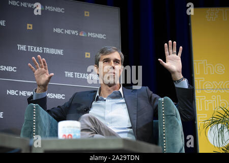 Austin, Texas, USA. 28 Sep, 2019. Demokratische Präsidentschaftskandidat Beto O'Rourke spricht mit Garrett Haake, MSNBC's Washington correspondent, während die Texas Tribune Festival. O'Rourke auf gun Kontrolle als wichtigen Kampagne Ausgabe folgenden tragischen El des letzten Monats Paso, TX Walmart schießen verriegelt ist. Credit: Bob Daemmrich/ZUMA Draht/Alamy leben Nachrichten Stockfoto