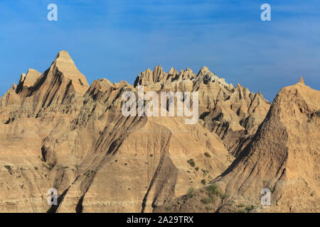 Gezackte badland Peaks in Badlands National Park in der Nähe der Wand, South Dakota Stockfoto