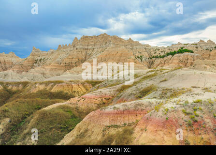 Badlands in der gelben Hügel Bereich der Badlands National Park in der Nähe der Wand, South Dakota Stockfoto