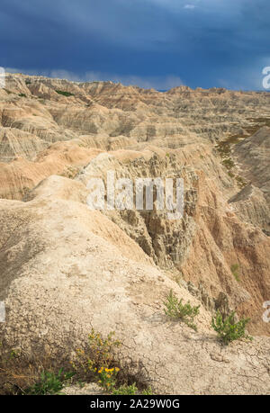 Badlands bei pinnacles übersehen in Badlands National Park in der Nähe der Wand, South Dakota Stockfoto