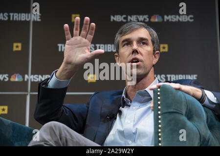 Austin, Texas, USA. 28 Sep, 2019. Demokratische Präsidentschaftskandidat Beto O'Rourke spricht mit Garrett Haake, MSNBC's Washington correspondent, während die Texas Tribune Festival. O'Rourke auf gun Kontrolle als wichtigen Kampagne Ausgabe folgenden tragischen El des letzten Monats Paso, TX Walmart schießen verriegelt ist. Credit: Bob Daemmrich/ZUMA Draht/Alamy leben Nachrichten Stockfoto