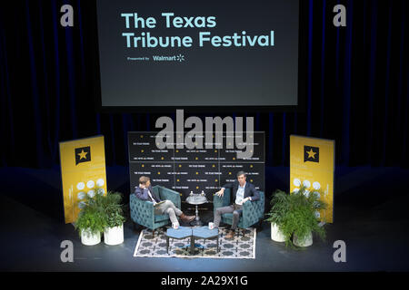 Austin, Texas, USA. 28 Sep, 2019. Demokratische Präsidentschaftskandidat Beto O'Rourke spricht mit Garrett Haake, MSNBC's Washington correspondent, während die Texas Tribune Festival. O'Rourke auf gun Kontrolle als wichtigen Kampagne Ausgabe folgenden tragischen El des letzten Monats Paso, TX Walmart schießen verriegelt ist. Credit: Bob Daemmrich/ZUMA Draht/Alamy leben Nachrichten Stockfoto