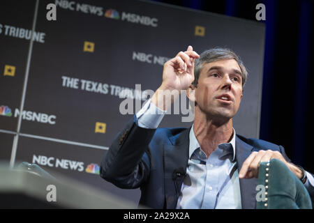 Austin, Texas, USA. 28 Sep, 2019. Demokratische Präsidentschaftskandidat Beto O'Rourke spricht mit Garrett Haake, MSNBC's Washington correspondent, während die Texas Tribune Festival. O'Rourke auf gun Kontrolle als wichtigen Kampagne Ausgabe folgenden tragischen El des letzten Monats Paso, TX Walmart schießen verriegelt ist. Credit: Bob Daemmrich/ZUMA Draht/Alamy leben Nachrichten Stockfoto