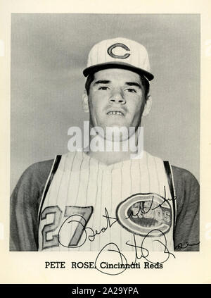 Handsignierte Bild von Pete Rose mit den Cincinnati Reds. Stockfoto