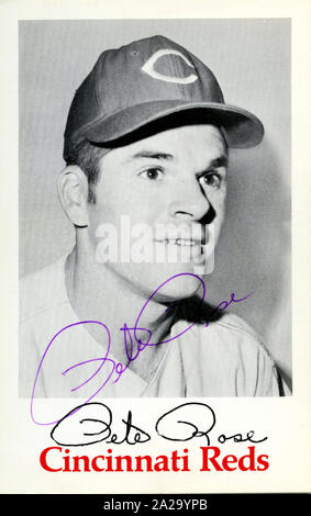 Handsignierte Bild von Pete Rose mit den Cincinnati Reds. Stockfoto