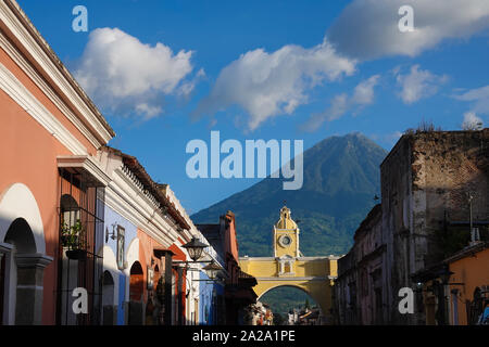 Schönen Nachmittag Licht im Spanischen Kolonialen Antigua, Guatemala
