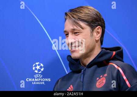 London, Großbritannien. 30 Sep, 2019. Fussball: Champions League, Tottenham Hotspur - FC Bayern München, Gruppenphase, Gruppe B, 2. Spieltag, Pressekonferenz Tottenham Hotspur FC Bayern im Stadion. Trainer Niko Kovac vom FC Bayern München kommt zu der Pressekonferenz. Credit: Matthias Balk/dpa/Alamy leben Nachrichten Stockfoto