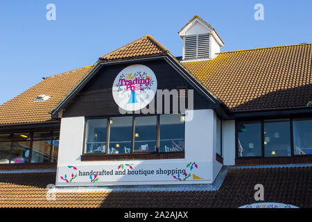 18. September 2019 die Trading Post store in der geschäftigen Einkaufszentrum in der Umgebung der Marina in Port Solent in Hampshire England Stockfoto