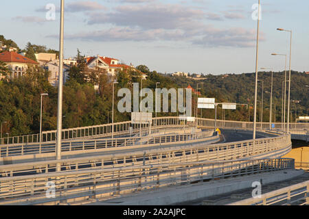 Autobahnbrücken in Neu Belgrad, Belgrad, Serbien. Stockfoto