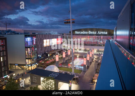 Berlin, Deutschland. 19 Sep, 2019. Ansicht des Mercedes Platz und der Mercedes-Benz Arena von oben. Quelle: Jörg Carstensen/dpa/Alamy leben Nachrichten Stockfoto