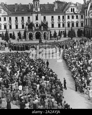 Zahlreiche Gäste und Themen zu den fürstlichen Palast kommen die Diamantene Hochzeit Jahrestag von Prinz Albert Maria von Thurn und Taxis zu feiern. Stockfoto