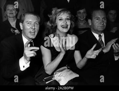 Die deutsche Sängerin und Schauspielerin Hildegard Knef mit dem amerikanischen Schauspieler Don Ameche (links). (Undatiertes Foto) Stockfoto