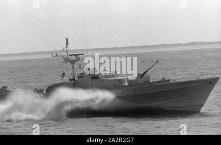 Klasse 141 Schnellboot der Deutschen Marine in der Nordsee. Stockfoto