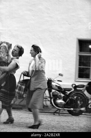 Foto von Elisabeth Sauckel, die Witwe des ehemaligen NSDAP-Gauleiter in Thüringen und Chief Representative der Zwangsarbeit Fritz Sauckel. Fritz Sauckel wurde zum Tod in den Nürnberger Prozessen verurteilt, und er ausgeführt wurde. Elisabeth Sauckel musste ein Bergdorf in der Nähe von Berchtesgaden zurückgezogen. Stockfoto