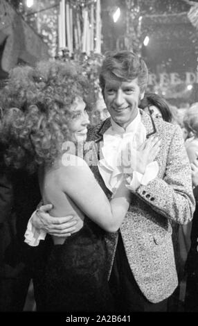 Rudi Carrell mit seiner Frau Anke beim Tanzen an der Münchner Filmball. Stockfoto