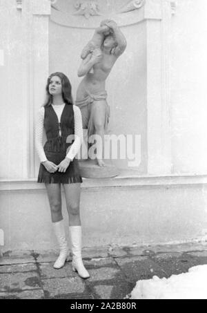 Die Schauspielerin Elisabeth Krogh an einem Fotoshooting (Standort unbekannt, wahrscheinlich während der Dreharbeiten in Österreich). Stockfoto