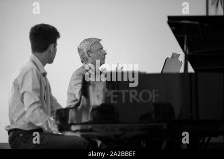 Master Class von Vladimir Ovchinnikov am Institut der Künste der Stadt Wladiwostok Musik Stockfoto