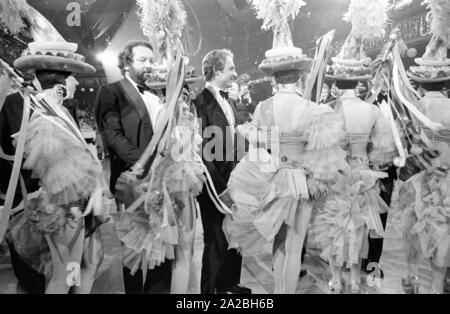 Die Schauspieler Bud Spencer (li.) und Terence Hill (r.) bei den Deutschen Filmball 1974 im Bayerischen Hof. Stockfoto