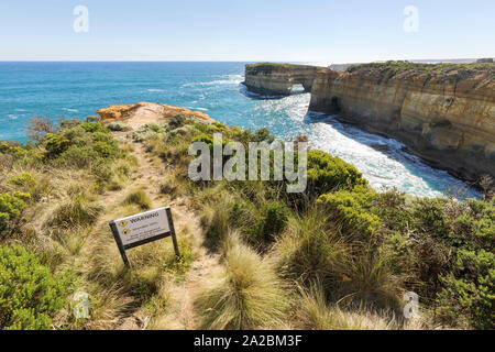 Die Loch Ard Gorge ist Teil des Port Campbell National Park, Victoria, Australien, ca. drei Autominuten westlich von The Twelve Apostles. Stockfoto