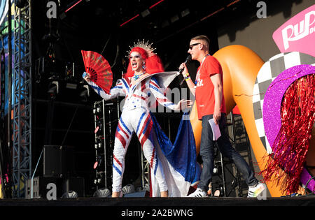 RuPaul Drag Race UK RuVeal an der Manchester Pride Live 2019 Stockfoto