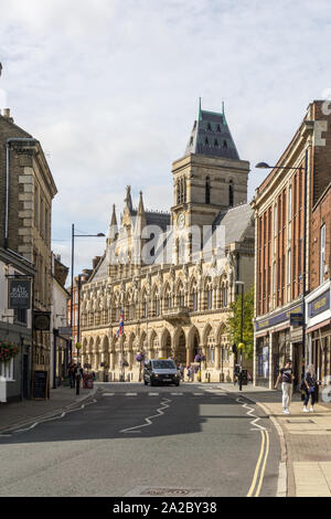 Die Außenseite des Northampton Guildhall gebaut 1861-64 von Edward Godwin im neo-gotischen Stil; jetzt Häuser Northampton Borough Council. Stockfoto