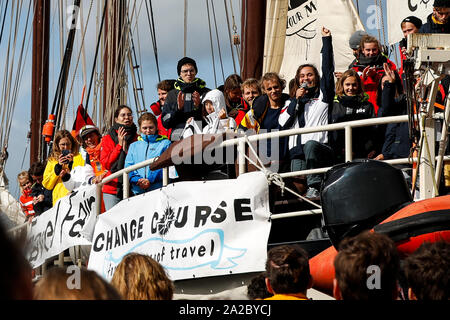 Amsterdam, Niederlande. 02 Okt, 2019. AMSTERDAM, 02-10-2019, Kaap de Groene Hoop, Matrosen reden, bevor das Segel aus. Credit: Pro Schüsse/Alamy leben Nachrichten Stockfoto