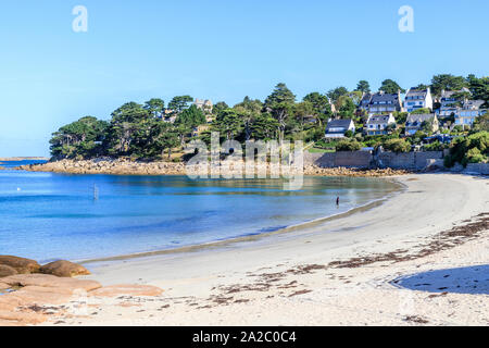 Frankreich, Cotes d'Armor, Cote De Granit Rose (rosa Granit Küste), Trebeurden, Castel Beach // Frankreich, Côtes-d'Armor (22), Côte de Granit Rose, Tré Stockfoto