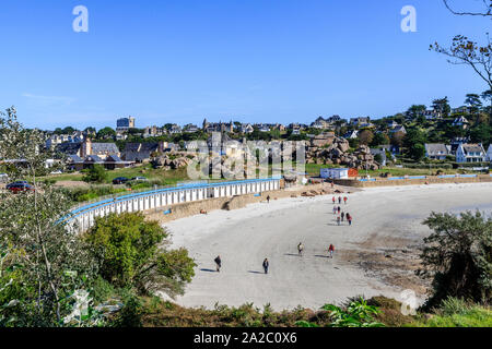 Frankreich, Cotes d'Armor, Cote De Granit Rose (rosa Granit Küste), Trebeurden, Tresmeur Strand // Frankreich, Côtes-d'Armor (22), Côte de Granit Rose, Trébeu Stockfoto