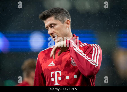 Robert Lewandowski von Bayern München vor Gleichen während der UEFA Champions League Match zwischen den Tottenham Hotspur und dem FC Bayern München im Wembley Stadion, London, England am 1. Oktober 2019. Foto von Andy Rowland. Stockfoto