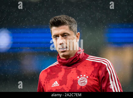 Robert Lewandowski von Bayern München vor Gleichen während der UEFA Champions League Match zwischen den Tottenham Hotspur und dem FC Bayern München im Wembley Stadion, London, England am 1. Oktober 2019. Foto von Andy Rowland. Stockfoto