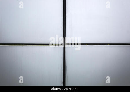 Große metal Wall panels auf ein modernes Gebäude. Stockfoto