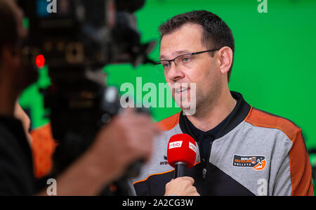 Berlin, Deutschland. 02 Okt, 2019. Mediaday BR Volleys, Horst-Korber-Sportzentrum. Trainer Cedric Enard in einem Interview spricht. Credit: Andreas Gora/dpa/Alamy leben Nachrichten Stockfoto