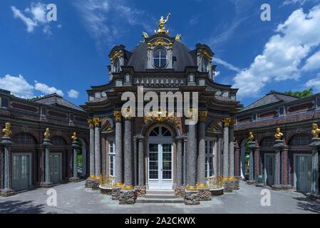 Sun Tempel des Neuen Schlosses von 1753 mit Quadriga, Hermitage, Bayreuth, Oberfranken, Bayern, Deutschland Stockfoto