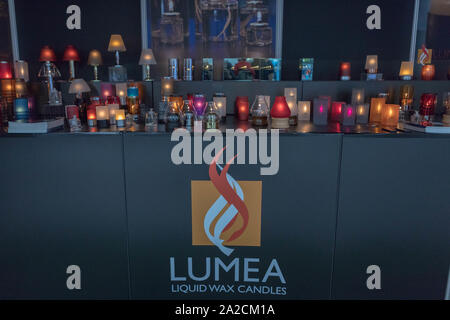 Olympia, London, UK. 2. Okt, 2019. Das Restaurant Messe in Olympia, Kensington. Die Veranstaltung hat über 450 Aussteller Besitz, dem Betrieb oder Arbeiten in Restaurants, Hotels, Pubs, Bars und die Gastfreundschaft Einrichtungen in ganz Großbritannien. Penelope Barritt/Alamy leben Nachrichten Stockfoto