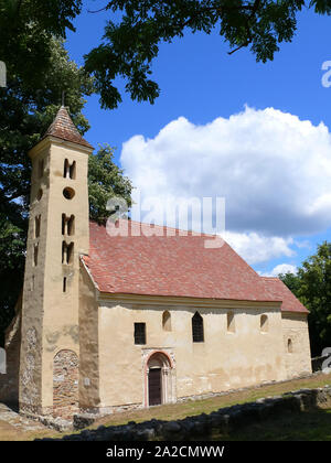 Römisch-katholische Kirche, Manfa, Ungarn. Sarlos Boldogasszony Arpad - kori Romai katolikus Templom, Mánfa, Magyarország. Stockfoto