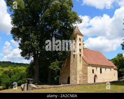 Römisch-katholische Kirche, Manfa, Ungarn. Sarlos Boldogasszony Arpad - kori Romai katolikus Templom, Mánfa, Magyarország. Stockfoto